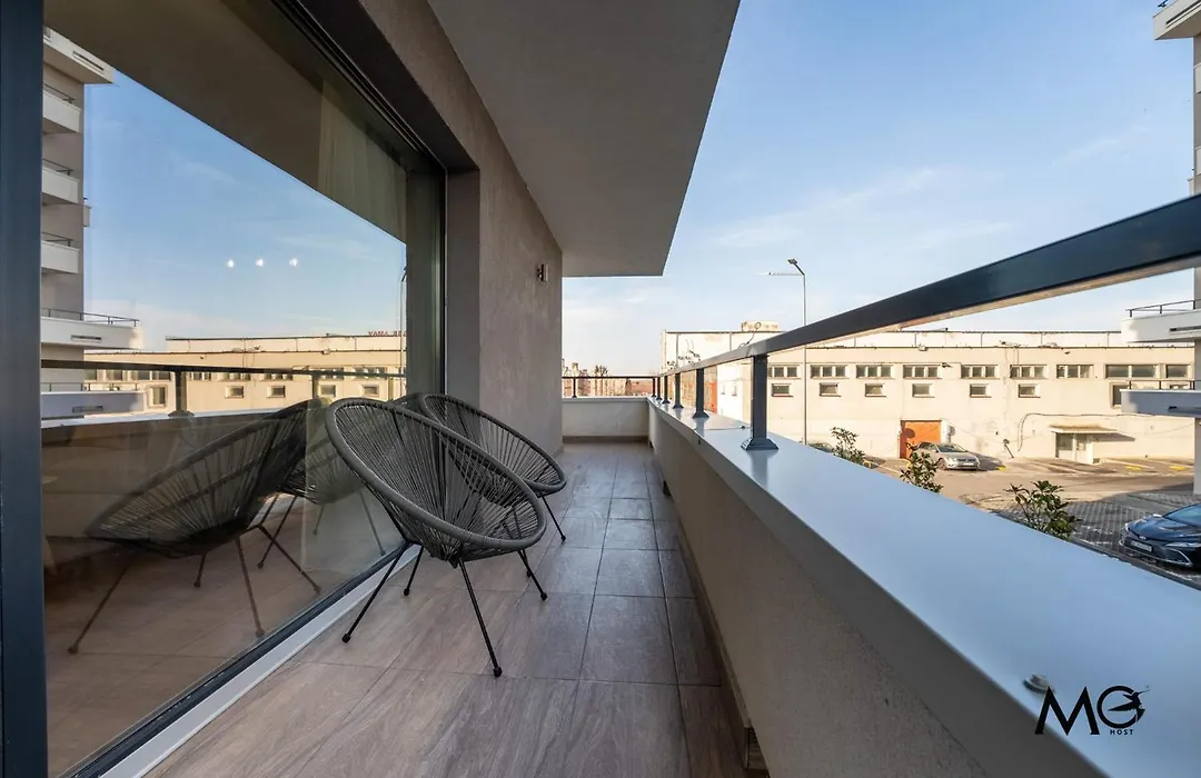 Mohost First - Mountain View Oasis-1